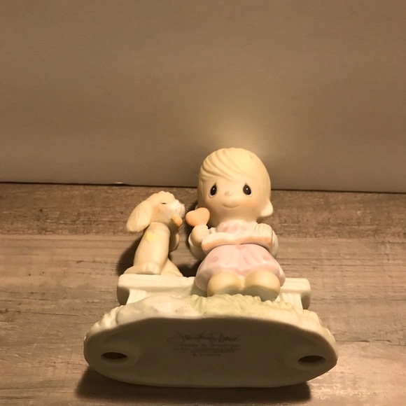 1979 Precious Moments Collectible "loving is sharing" Girl and Puppy Figurine - Picture 6 of 9